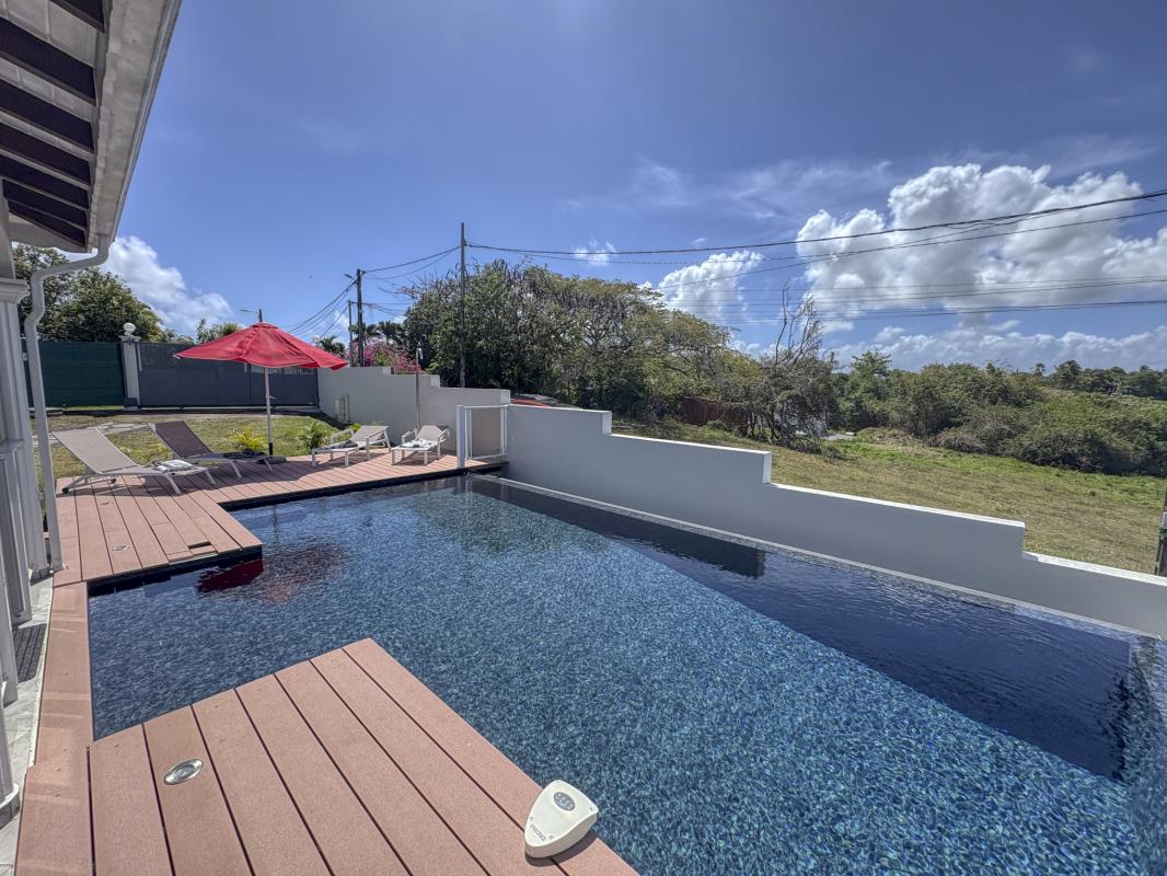 7.Location villa piscine le moule guadeloupe_Piscine